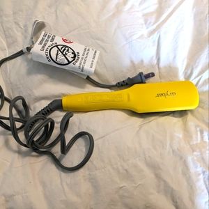 Drybar The Baby Brush Crush